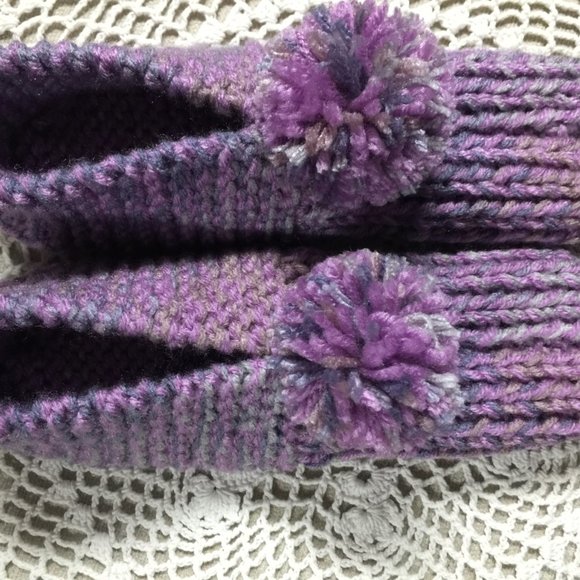 Amish Handmade Knitted House Slippers - Picture 4 of 16